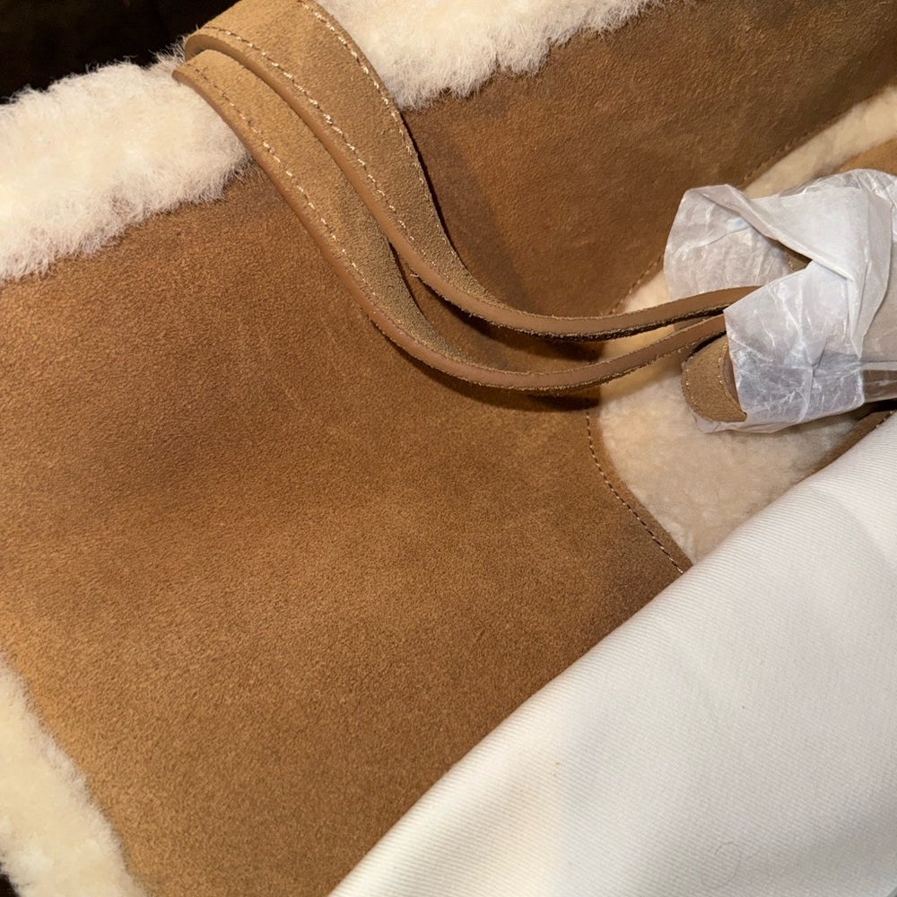Authentic UGG Telfar Large shopper chestnut & UGG Telfar Logo Mini Lb Fur Boots - Picture 4 of 9